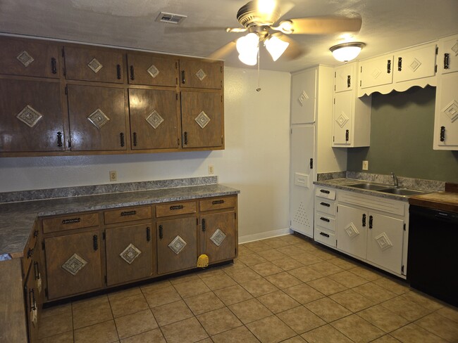 Kicthen - 101 E Florida St