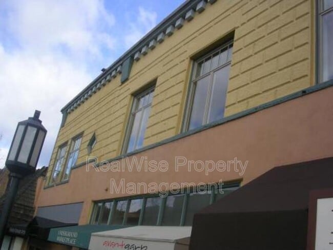 Foto del edificio - 395 E Main St