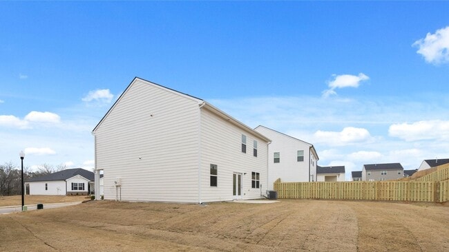 Building Photo - 4 Bedroom 2.5 Bath in Grovetown