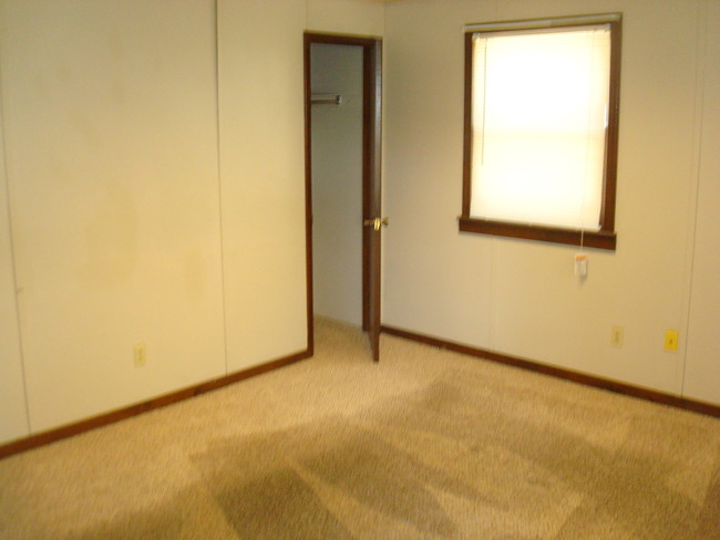 Building Photo - 728 Seneca St