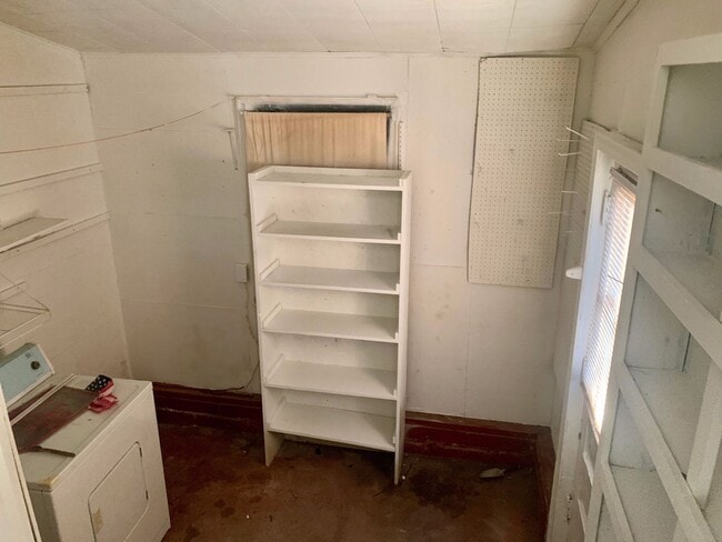 Building Photo - Adorable 2BR/1BA Home Near Norfolk Naval B...