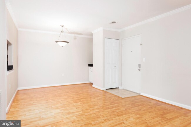 Building Photo - 8201 Whispering Oaks Way