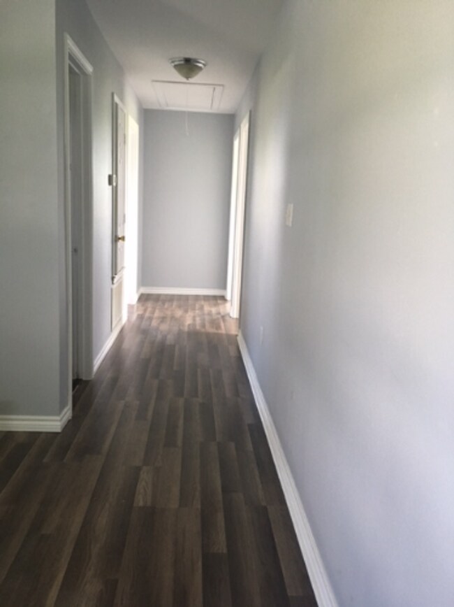 Foto del edificio - 9179 Farm Rd