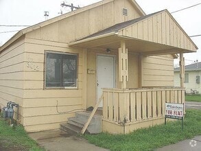 Building Photo - 3012 9th Ave S