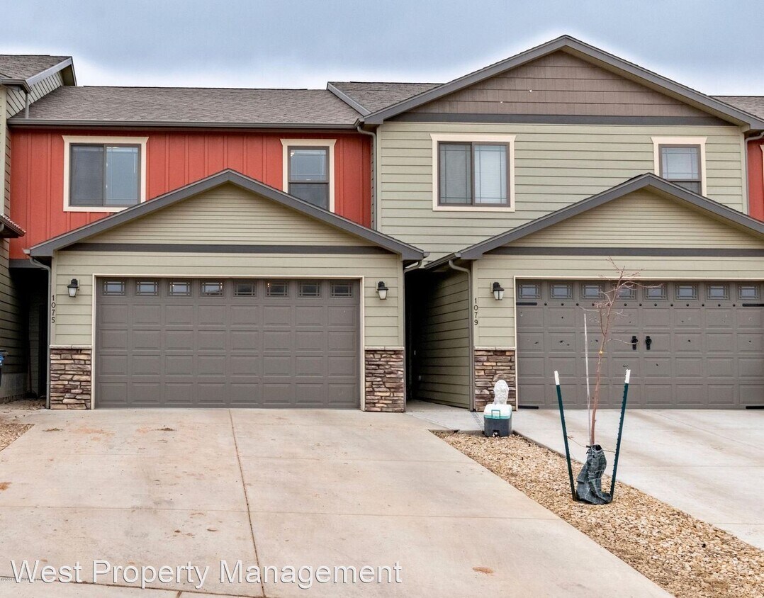 4 br, 2.5 bath House 1075 Elm Ave House Rental in Dickinson, ND