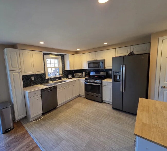 Cocina - 277 Lima School Ct