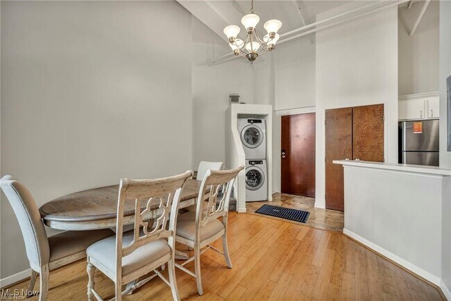 Foto del edificio - 1133 W 9th St