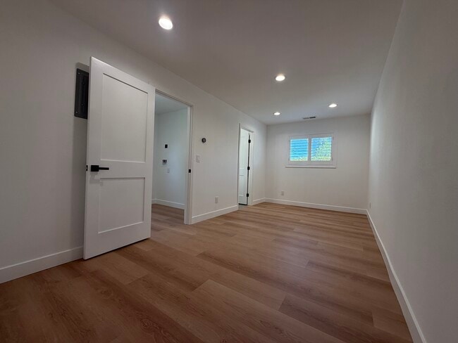 Building Photo - 27733 Dickens Ave