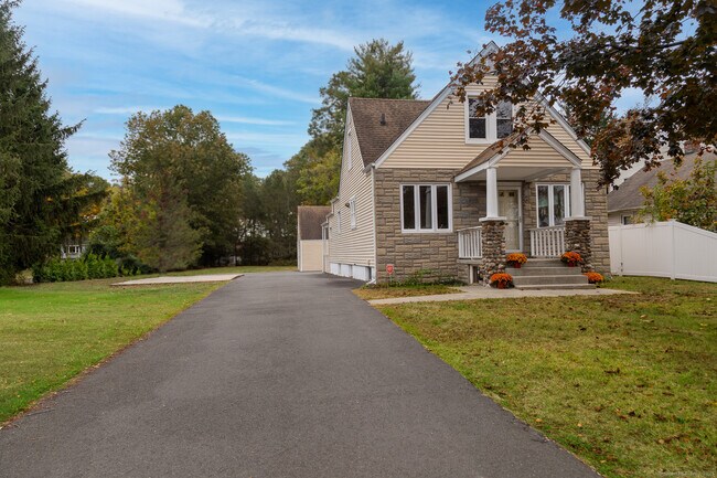 Foto del edificio - 93 Bailey Rd