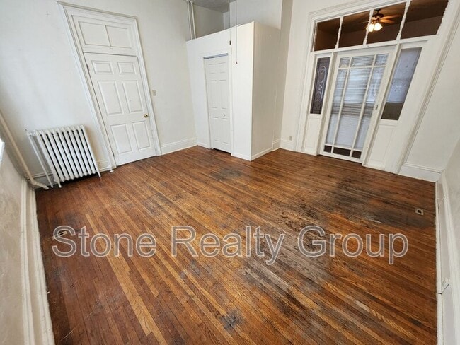 Building Photo - 502 S 5th St