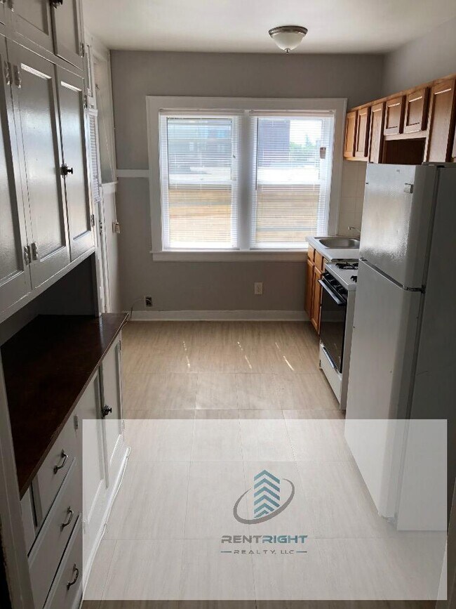 Foto del edificio - 4645-51 North Elston