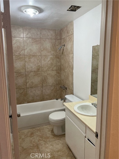 Foto del edificio - 2040 W Avenue J13