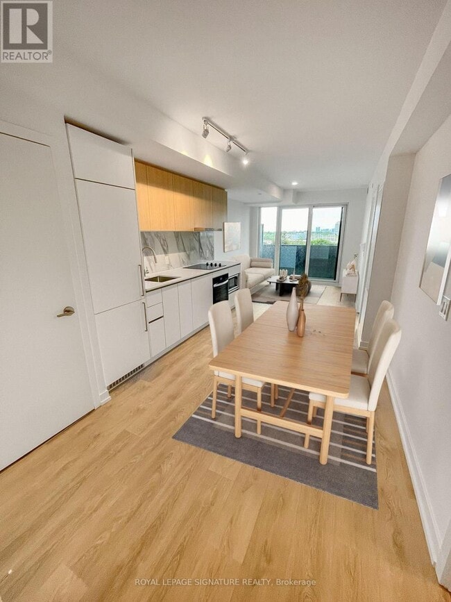 Building Photo - 1100 Sheppard Ave W