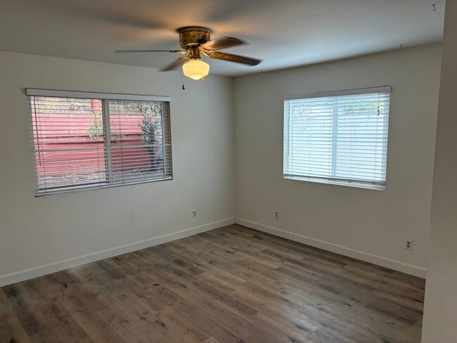 Foto del edificio - 2144 Boundary St