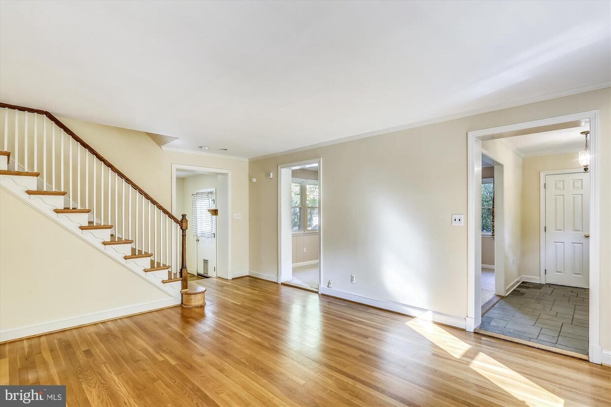 Primary Photo - 7918 Lynbrook Dr