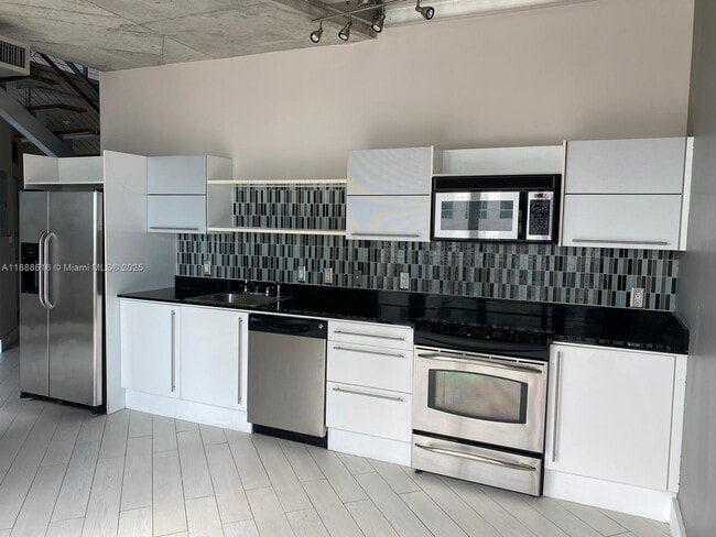 Foto del edificio - 690 SW 1st Ct