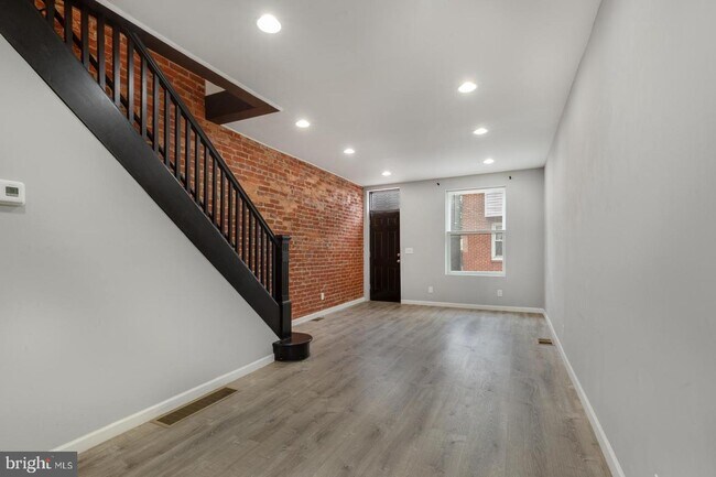 Building Photo - 3287 Tilton St