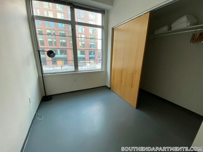 Building Photo - 160 E Berkeley St