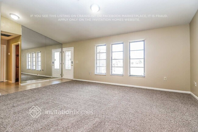 Building Photo - 1142 SW 14th St