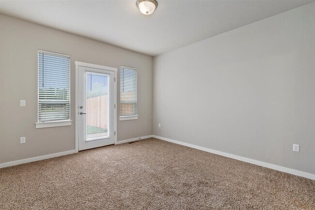 Building Photo - Gardener Lane Duplex #2