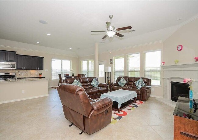 Foto del edificio - 20731 Redbud Rain Dr