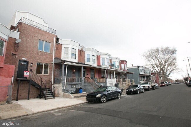 Building Photo - 5027 Aspen St