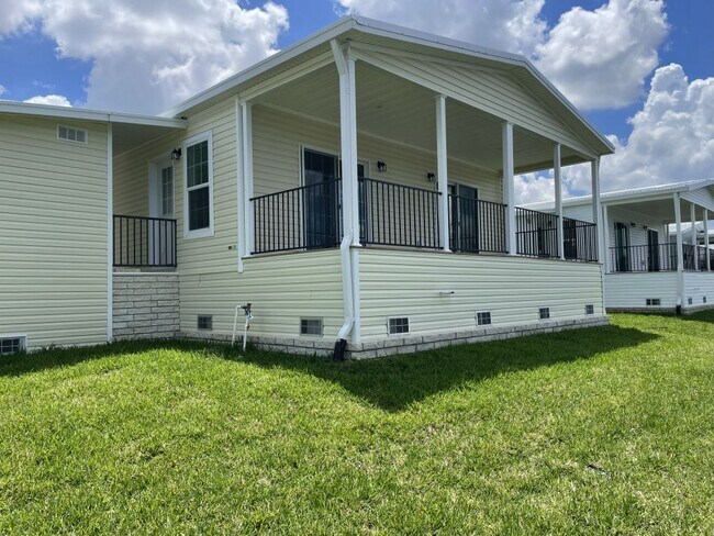 Foto del edificio - 5715 Blue Harbor Dr