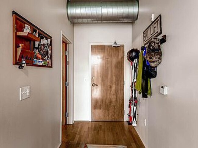 Foto del edificio - 3100 Huron St