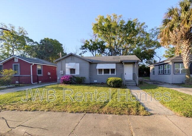 Building Photo - 1530 W 10th St