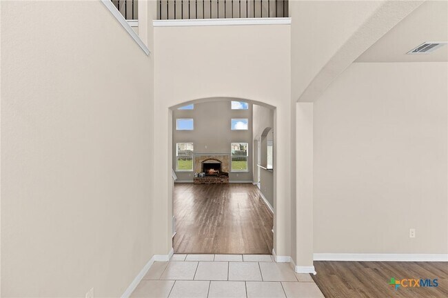 Building Photo - 19217 Elk Horn Dr
