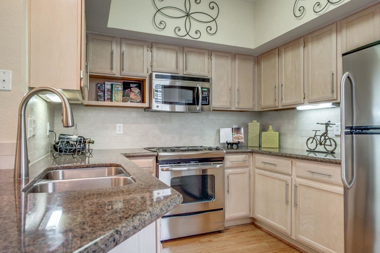 Welcome to Park on Memorial, located in the prestigious Memorial neighborhood near the Energy Corridor and Terry Hershey Park - Park on Memorial