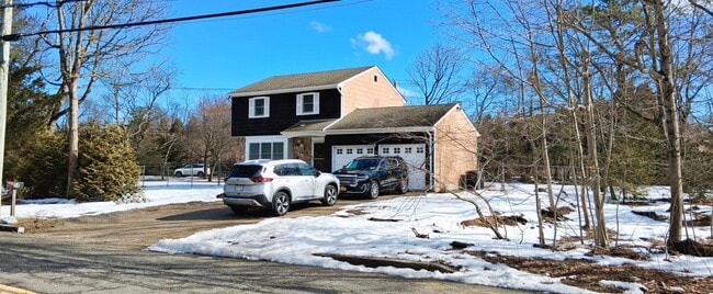 Building Photo - 34 Old East Neck Rd