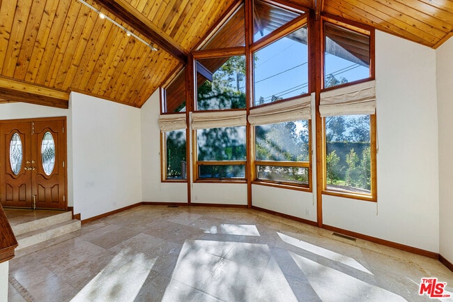 Foto del edificio - 4970 Latigo Canyon Rd