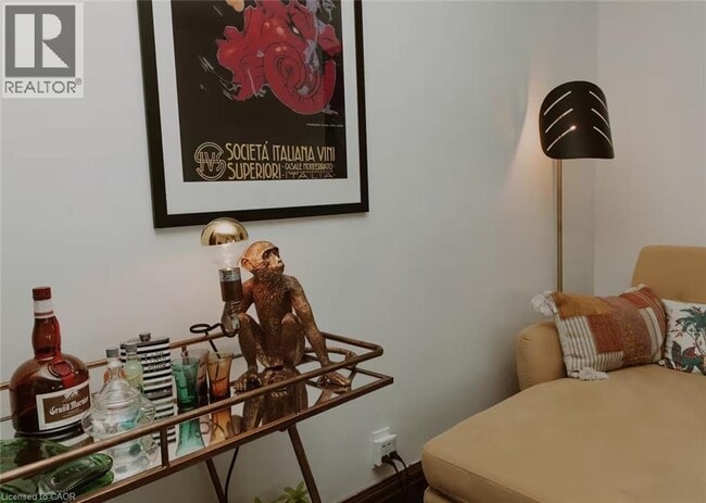 Building Photo - 393 Ontario St