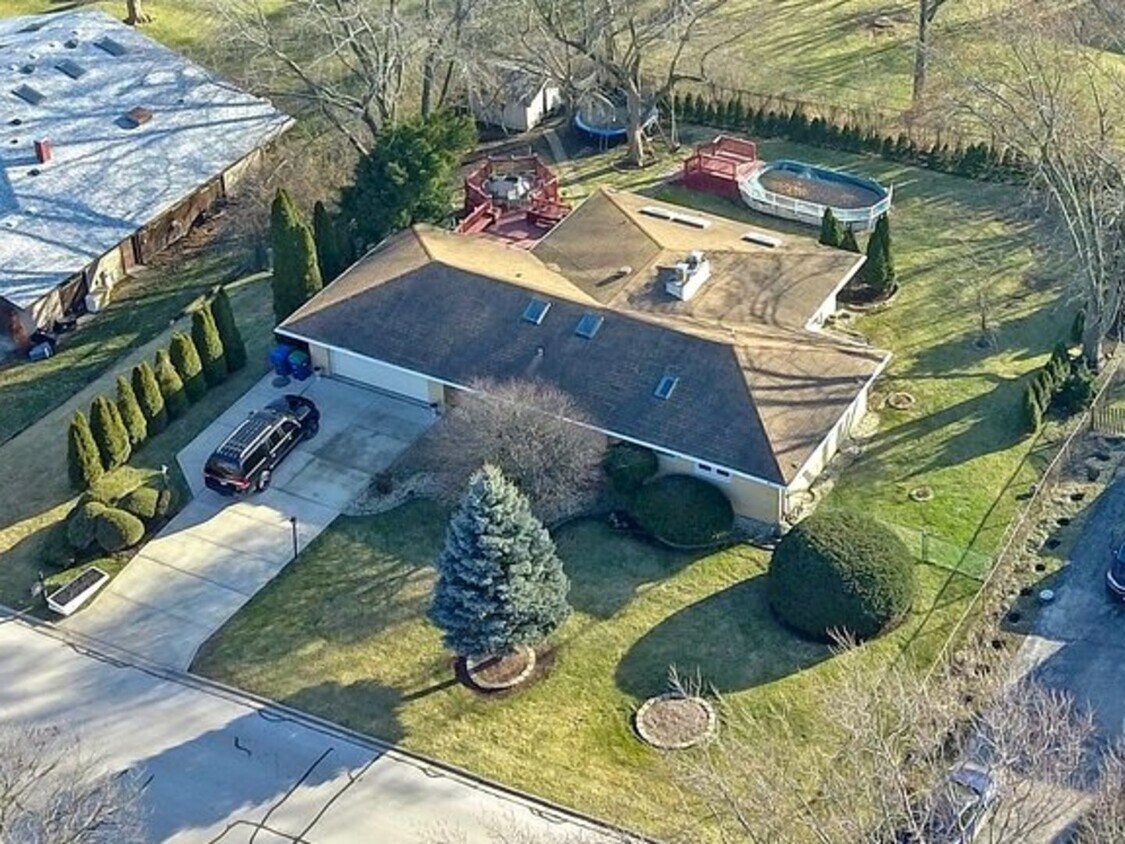 Foto principal - 8705 W 92nd Pl