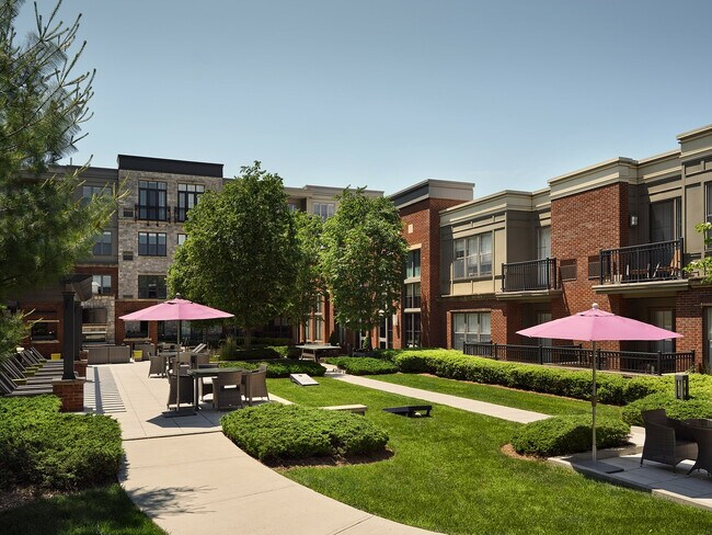 Quarry Place en el patio exterior de Tuckahoe - Quarry Place at Tuckahoe