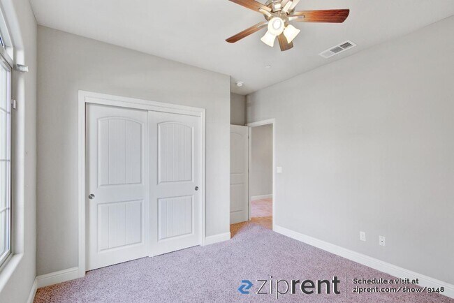 Building Photo - 6220 E Pontiac Way