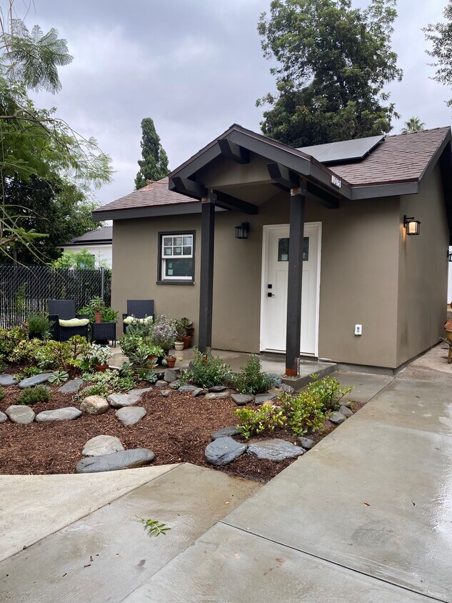 Foto principal - 1075 E Howard St