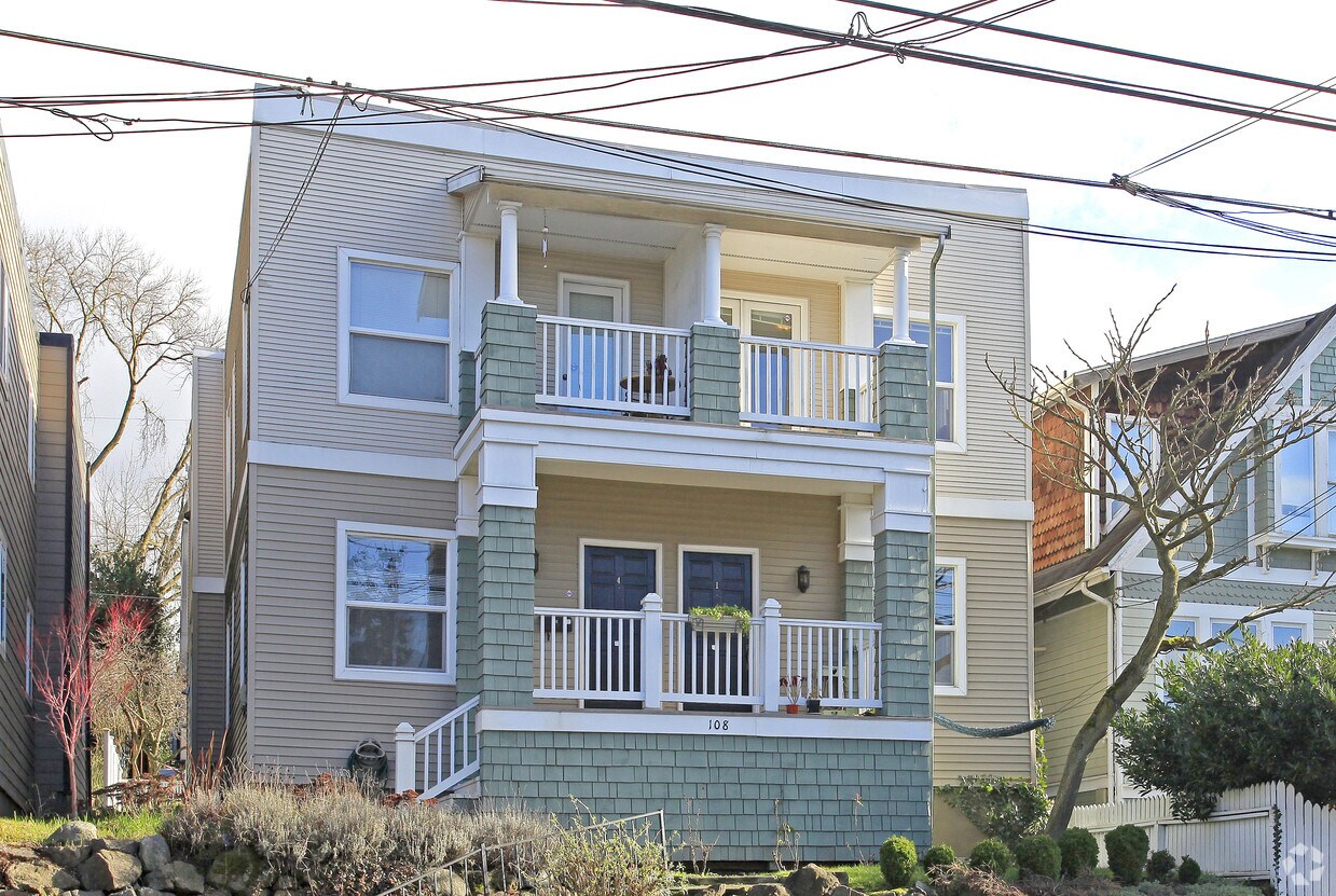 Primary Photo - 108 12th Ave E