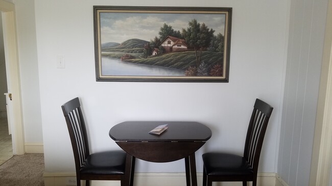 Building Photo - 112 E 25th Ave