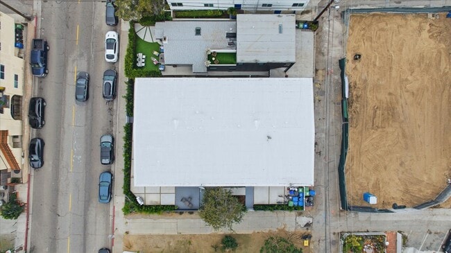 Building Photo - 3320 Pacific