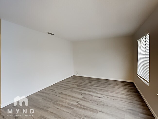 Foto del edificio - 7304 Lawnwood Dr