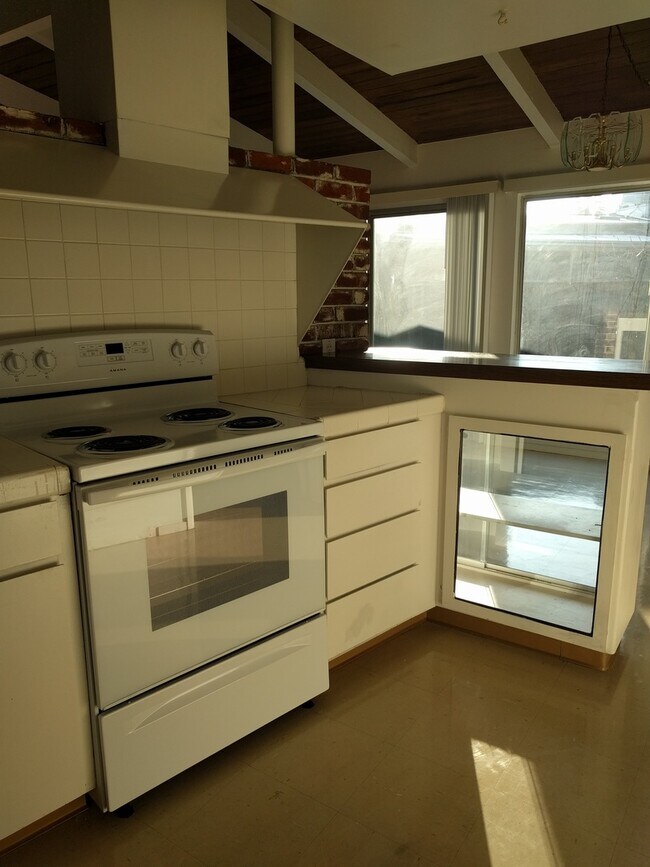 Foto del edificio - 805 Tully Rd