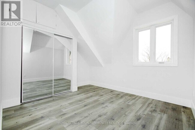 Photo du bâtiment - 352 Main Street Markham N