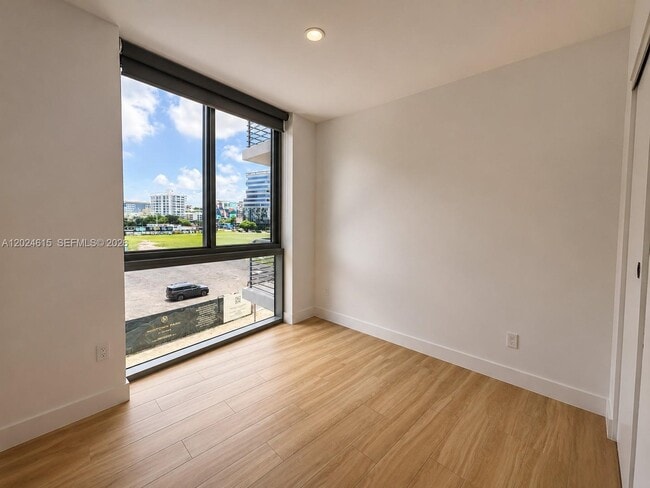 Foto del edificio - 90 NE 32nd St