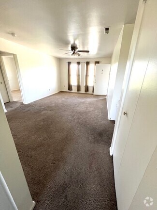 Building Photo - 688 Randler Ave