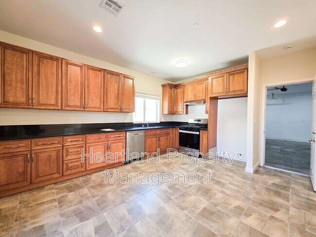 Foto del edificio - 690 N Grape St