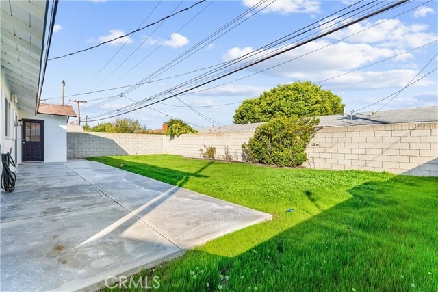 Foto del edificio - 15542 Mayflower Ln