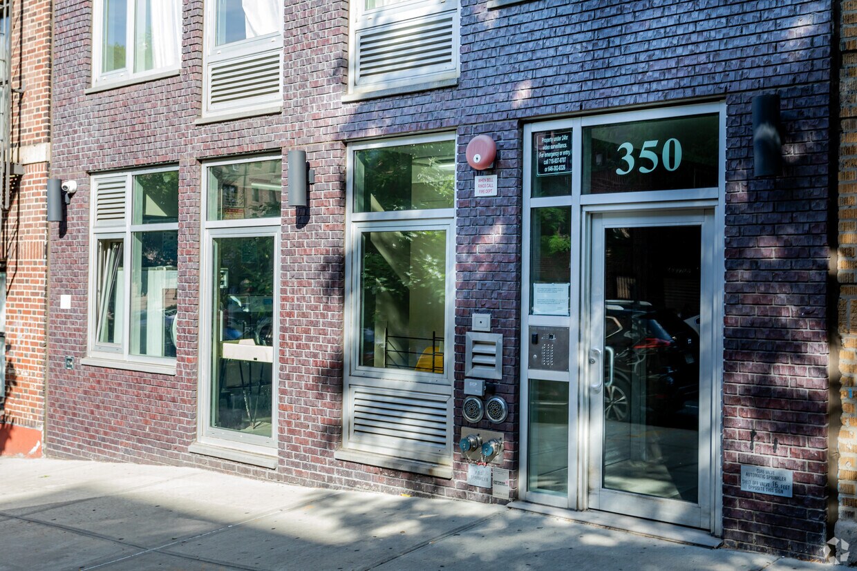 Building Photo - 350 Wadsworth Ave