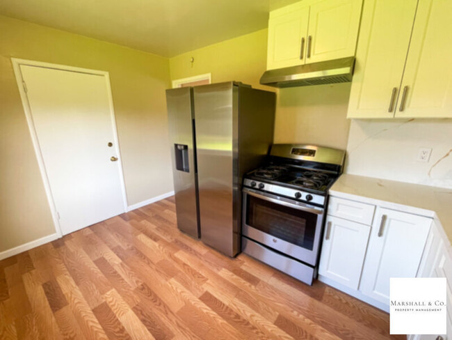 Building Photo - NEW LISTING! Updated and Charming, 2BR Hom...